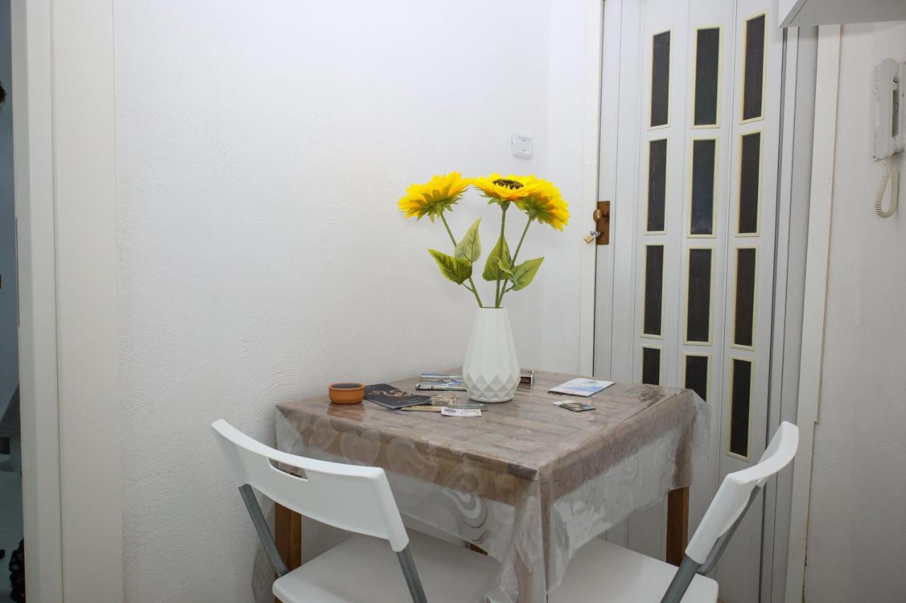 Casa Maria Apartment เนเปิลส์ ภายนอก รูปภาพ